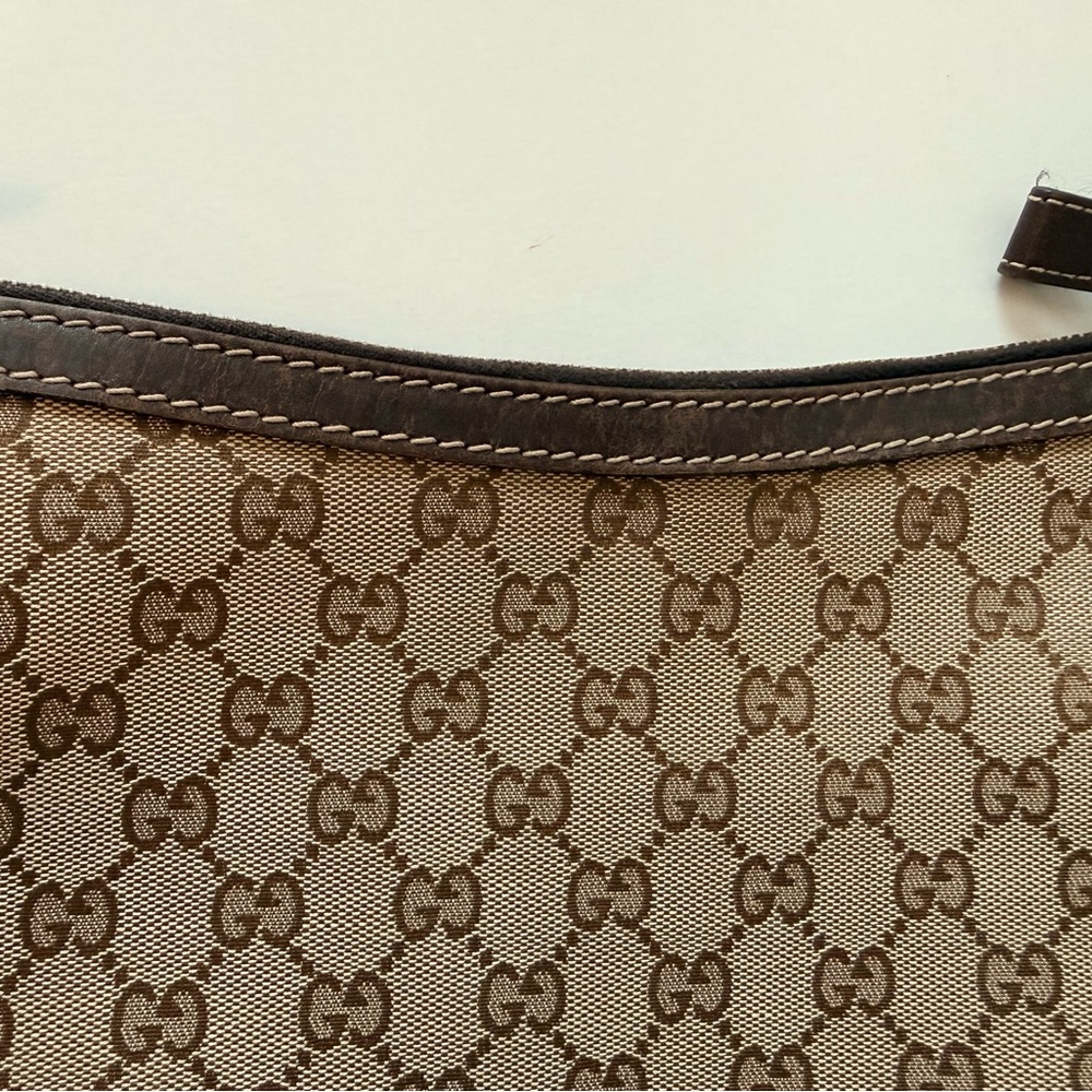 Gucci GG Canvas Lovely Heart Crossbody Bag - Picture 7 of 15